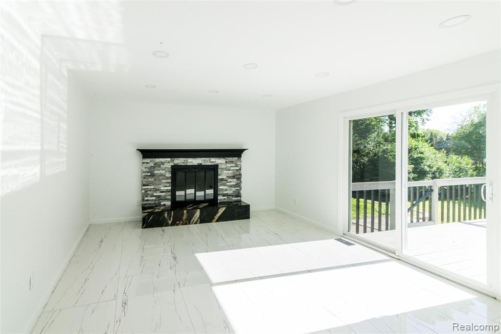 5587 Brompton Court, West Bloomfield, MI — Photo 19
