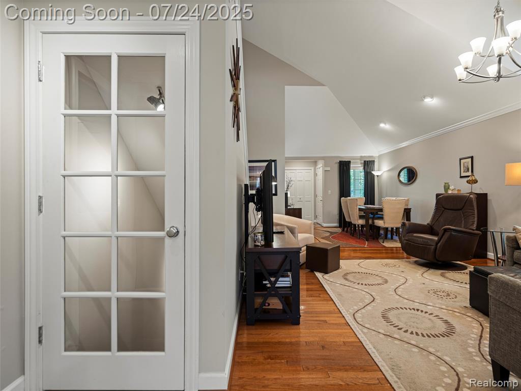 320 James Circle, Royal Oak, MI 48067 — Photo 21
