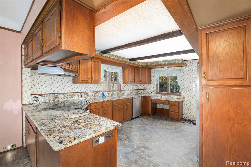 902 N Bridge Street, Linden, MI 48451 — Photo 7