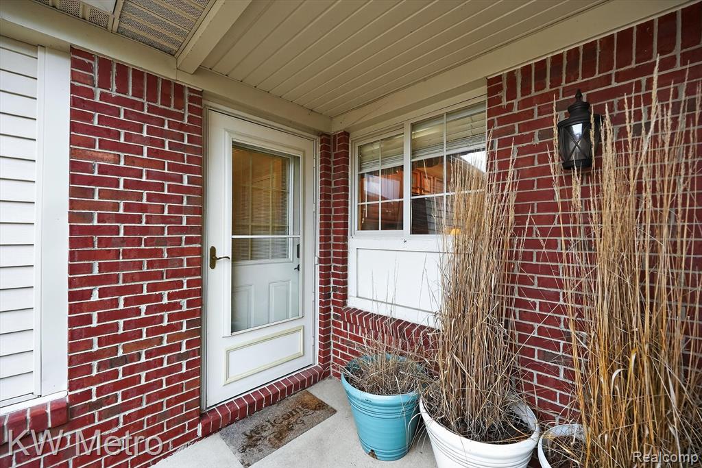 4668 Summer Ridge Drive, Howell, MI 48843 — Photo 5