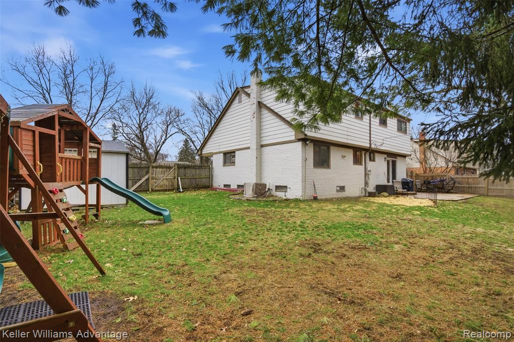8610 Buffalo Drive, Commerce Twp, MI 48382 — Photo 47