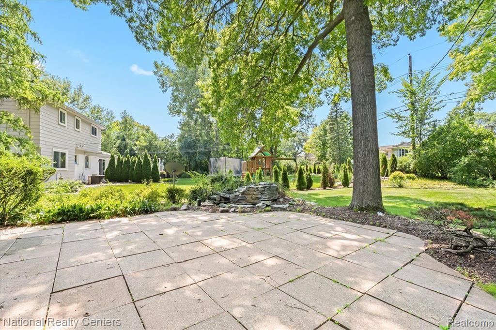 4258 WESTOVER Drive, West Bloomfield, MI 48323 — Photo 7