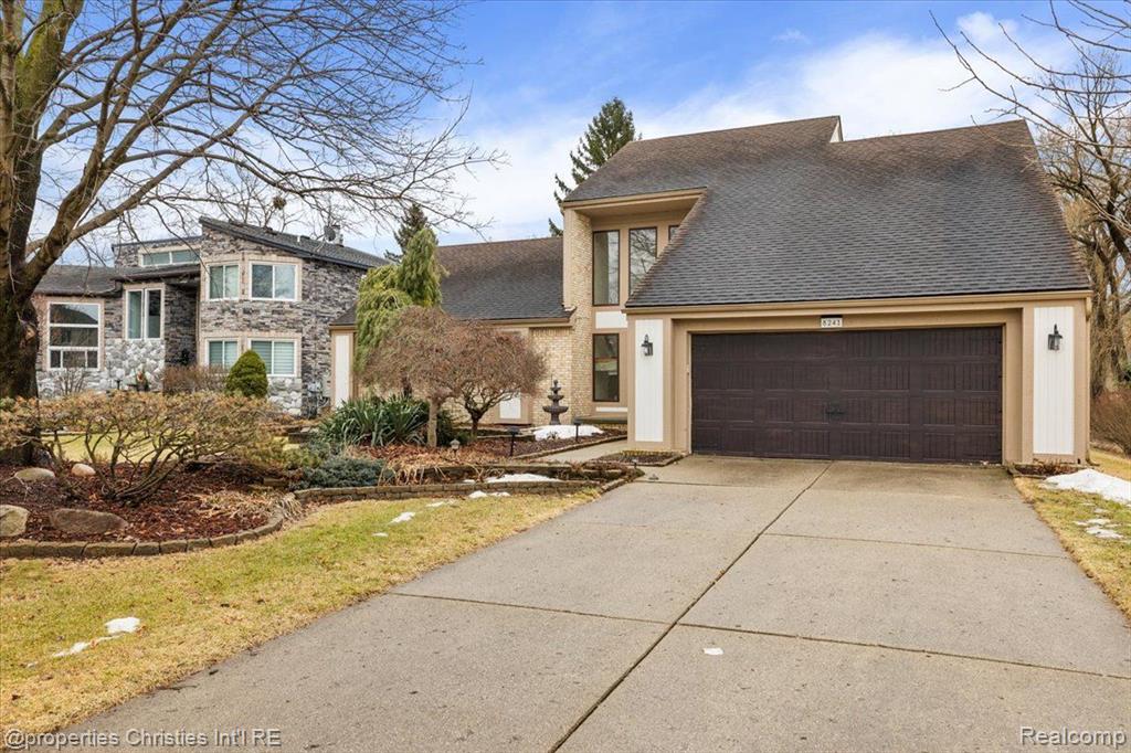 8241 LAKE PINE Drive, Commerce Twp, MI 48382 — Photo 57