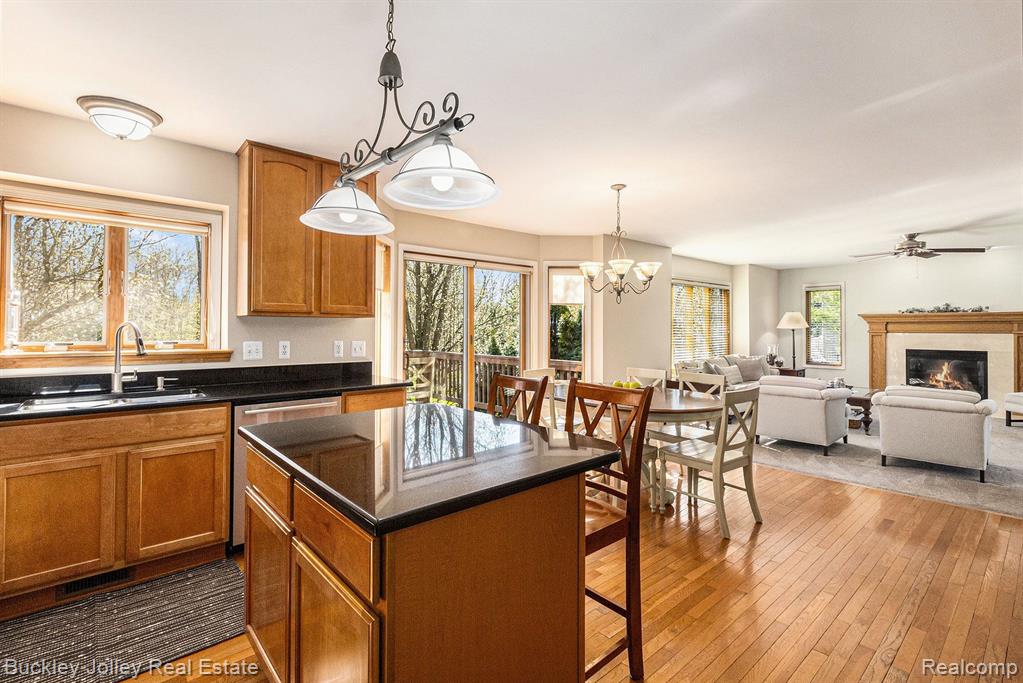 8537 SADDLEWOOD Drive, Brighton, MI 48116 — Photo 14