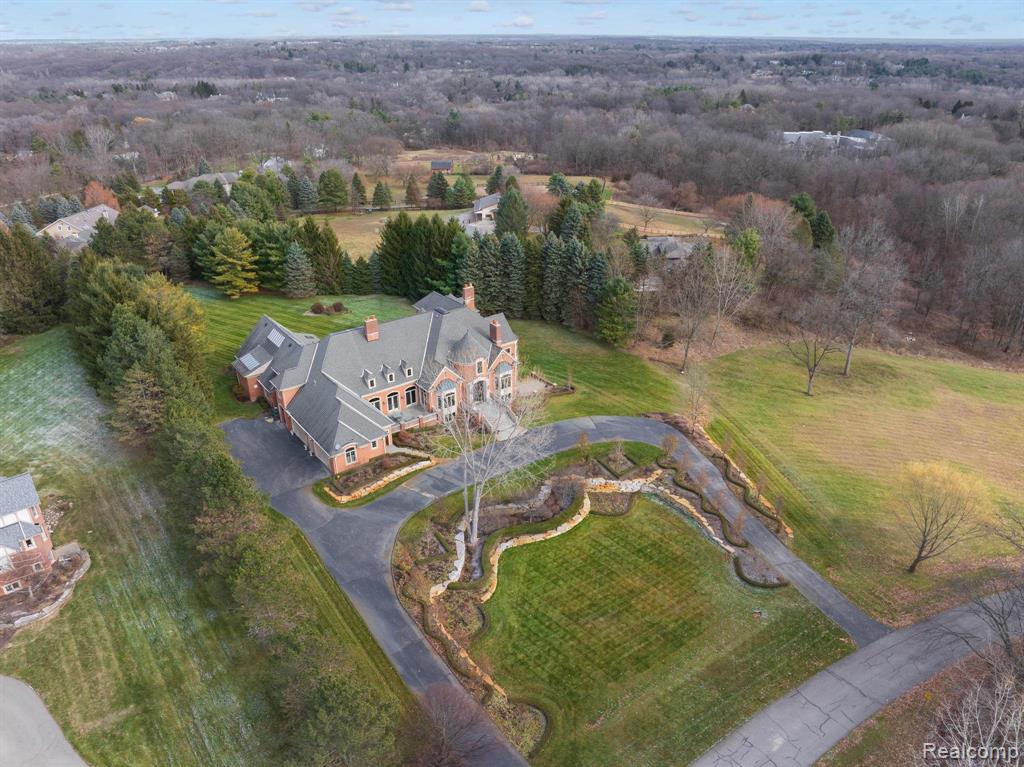 5165 Abbey Road, Rochester, MI, 48306