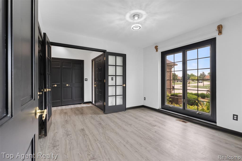 40363 Denbigh Drive, Sterling Heights, MI 48310 — Photo 20