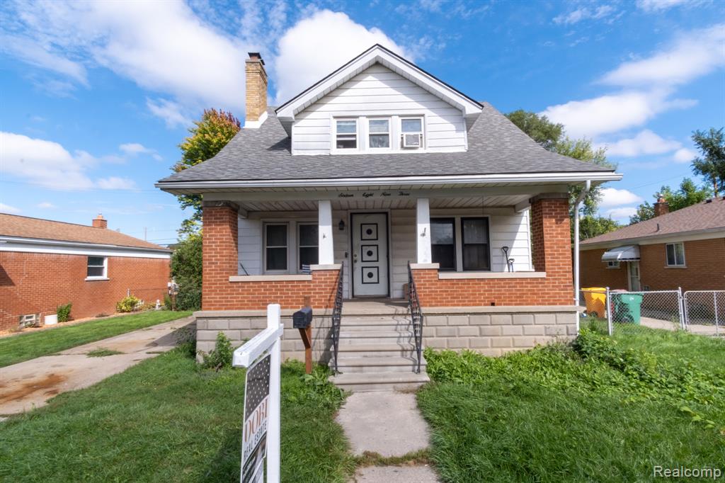 16893 Hauss Avenue, Eastpointe, MI 48021