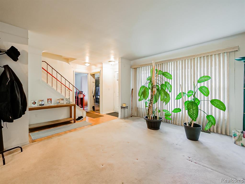 16870 Shaftsbury Avenue, Detroit, MI 48219 — Photo 5