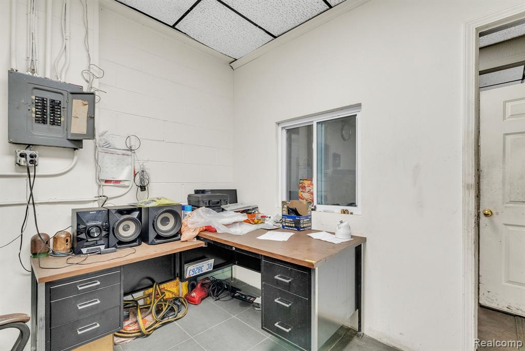 1475 S Newburgh Road, Westland, MI, 48186