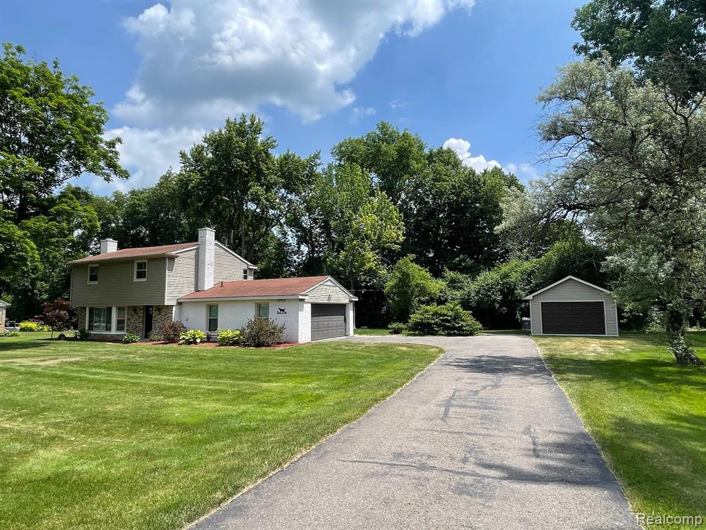 21150 E Chigwidden Street, Northville, MI 48167 — Photo 36
