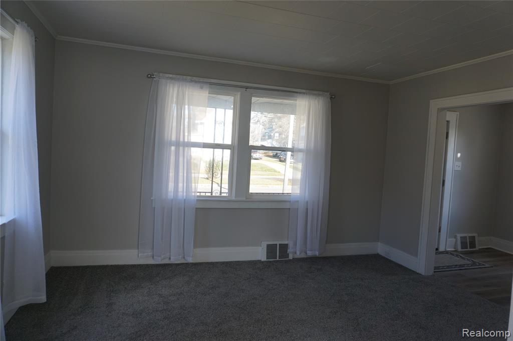 971 N Chevrolet Avenue, Flint, MI 48504 — Photo 10