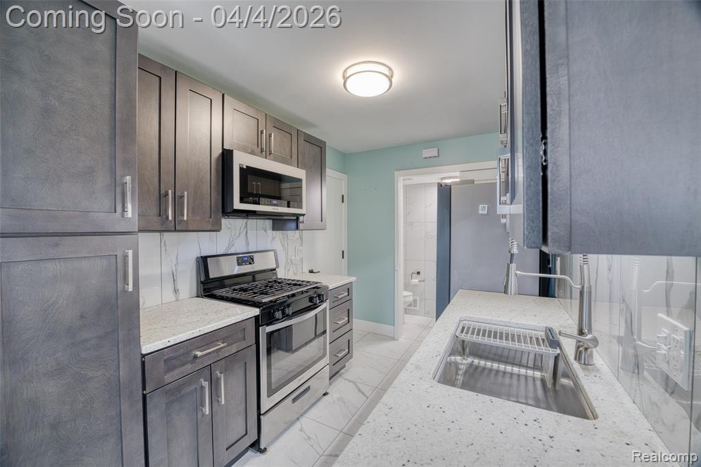 23532 Stonehenge Boulevard, Novi, MI — Photo 14
