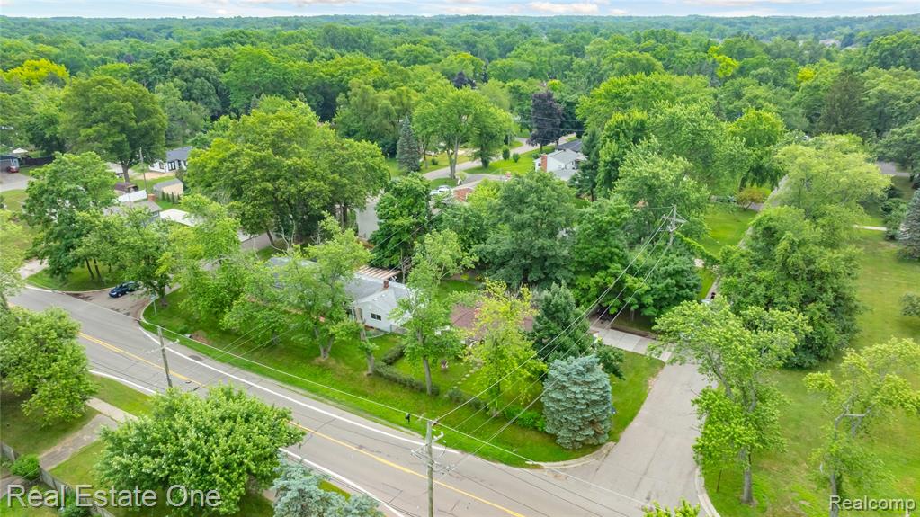7241 Richardson Road, West Bloomfield, MI 48323 — Photo 36