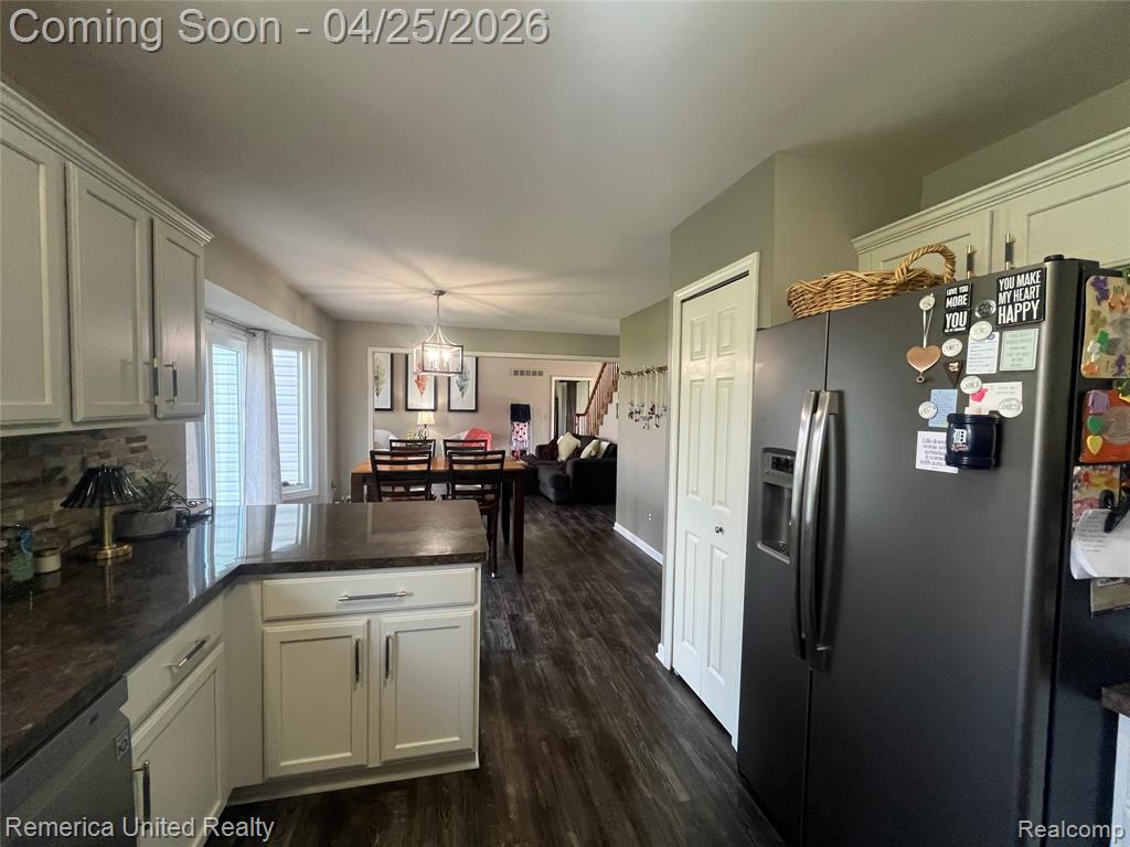 2505 Foxgrove Court, Highland, MI 48356 — Photo 14
