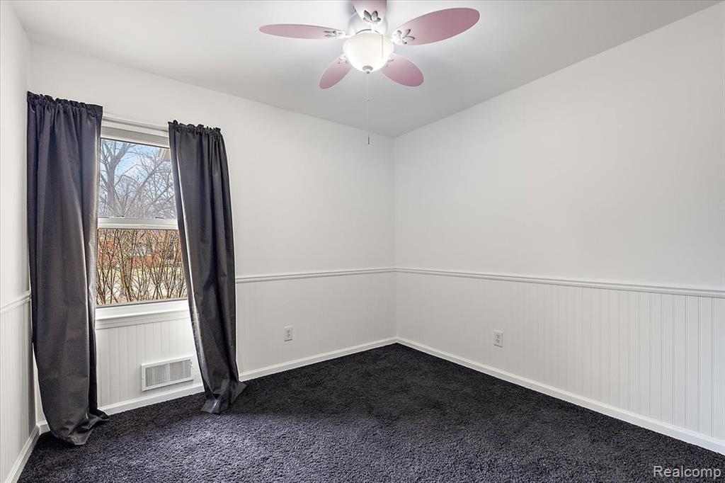 9364 Colorado Street, Livonia, MI 48150 — Photo 34