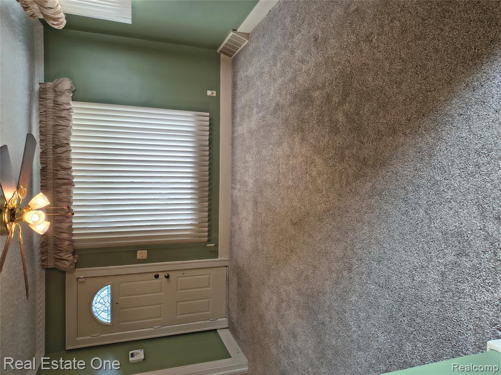 7233 Rosemont Avenue, Detroit, MI 48228 — Photo 3