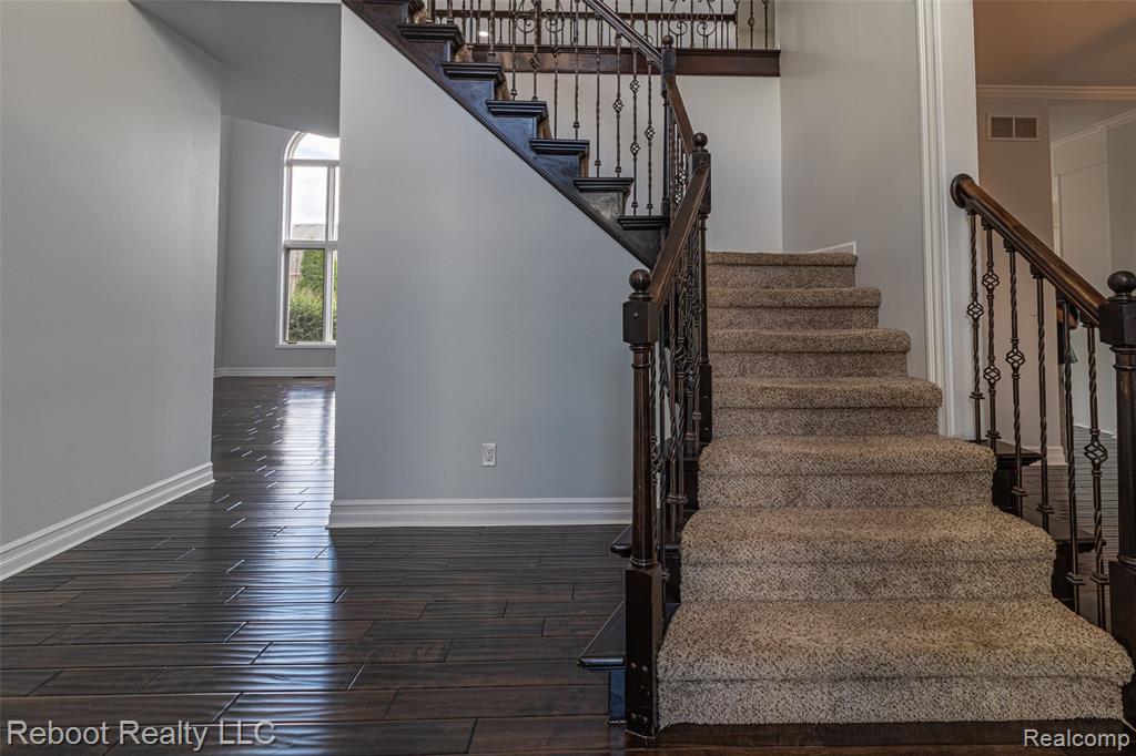 21294 Ascot Drive, Macomb, MI 48044 — Photo 11