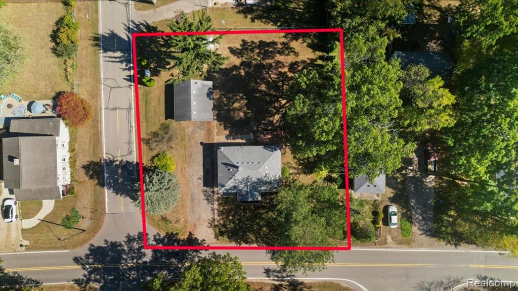 1588 Ladd Road, Wolverine Lake, MI 48390 — Photo 28