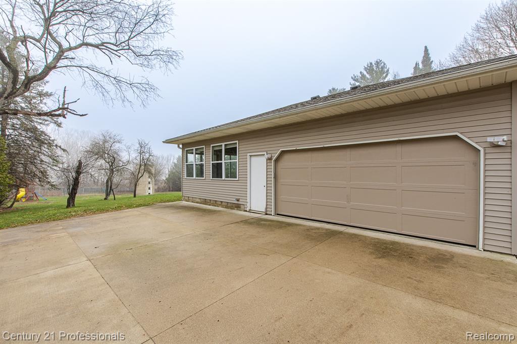 3230 Thomas Road, Oxford, MI 48371 — Photo 30