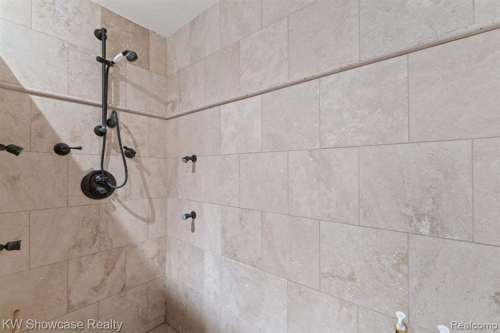 6476 Andersonville Road, Waterford, MI 48329 — Photo 34