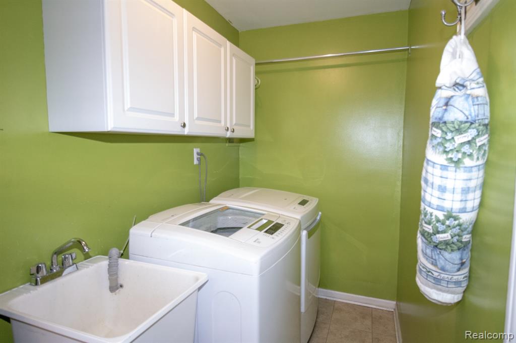 4102 Hunters Circle E, Canton, MI 48188 — Photo 28