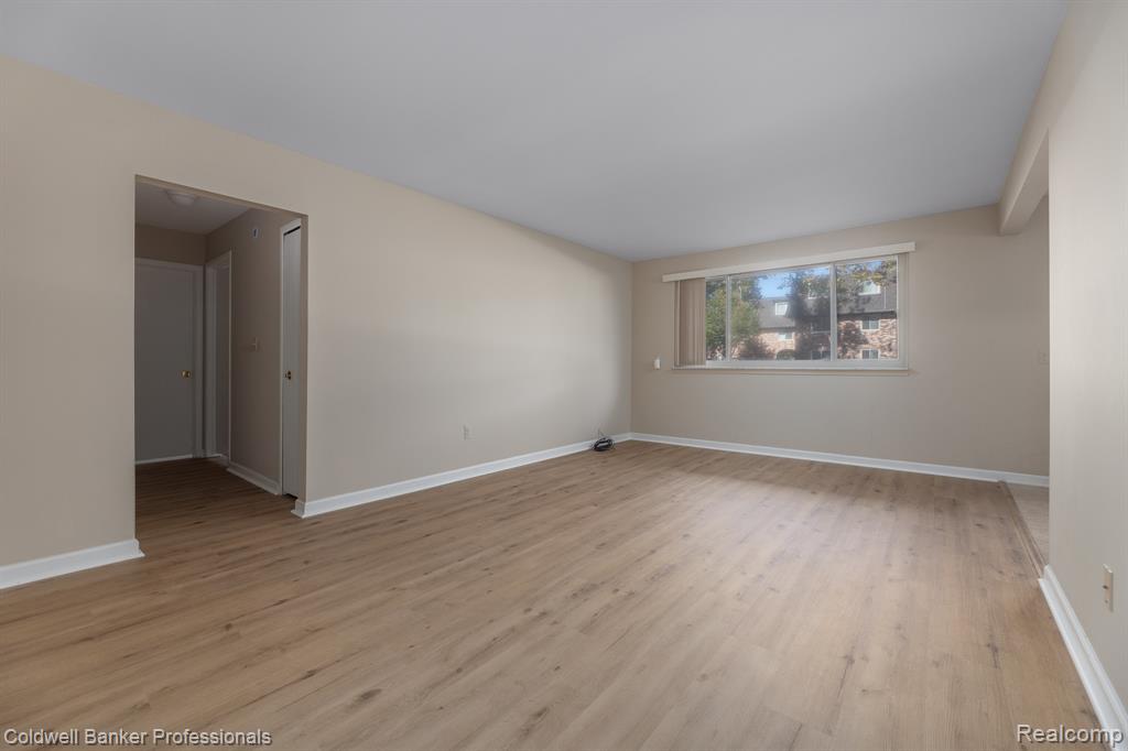 425 Riviera Drive, Saint Clair Shores, MI 48080 — Photo 33