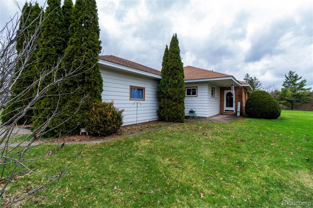 1334 Peppermill Road, Lapeer, MI 48446 — Photo 22