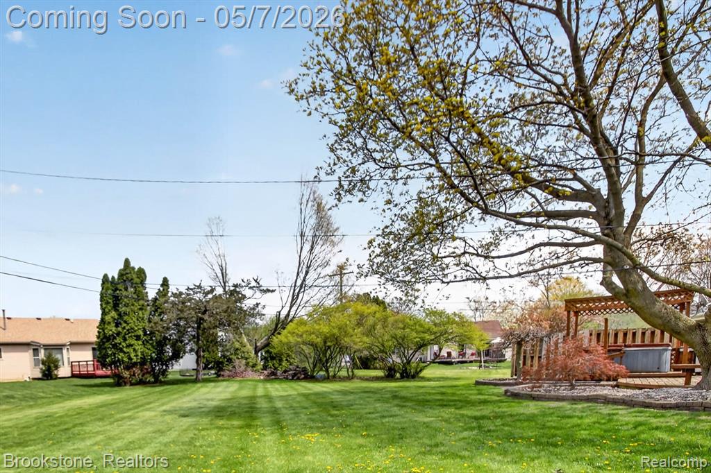 2732 Lacota Road, Waterford, MI 48328 — Photo 42