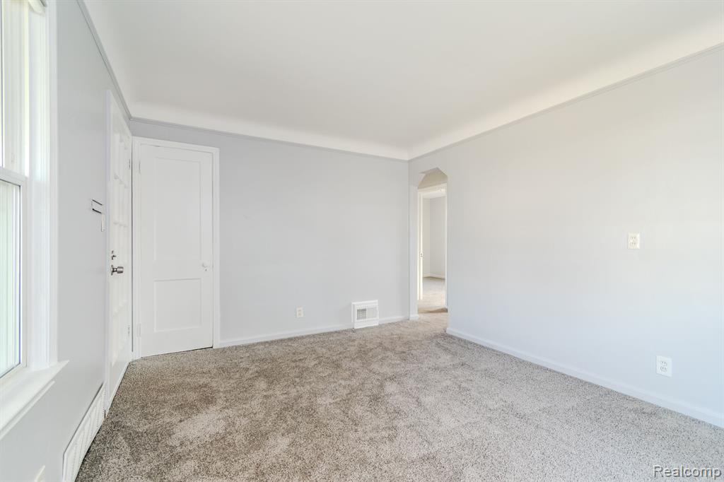 8126 Standard St, Center Line, MI 48015 — Photo 7