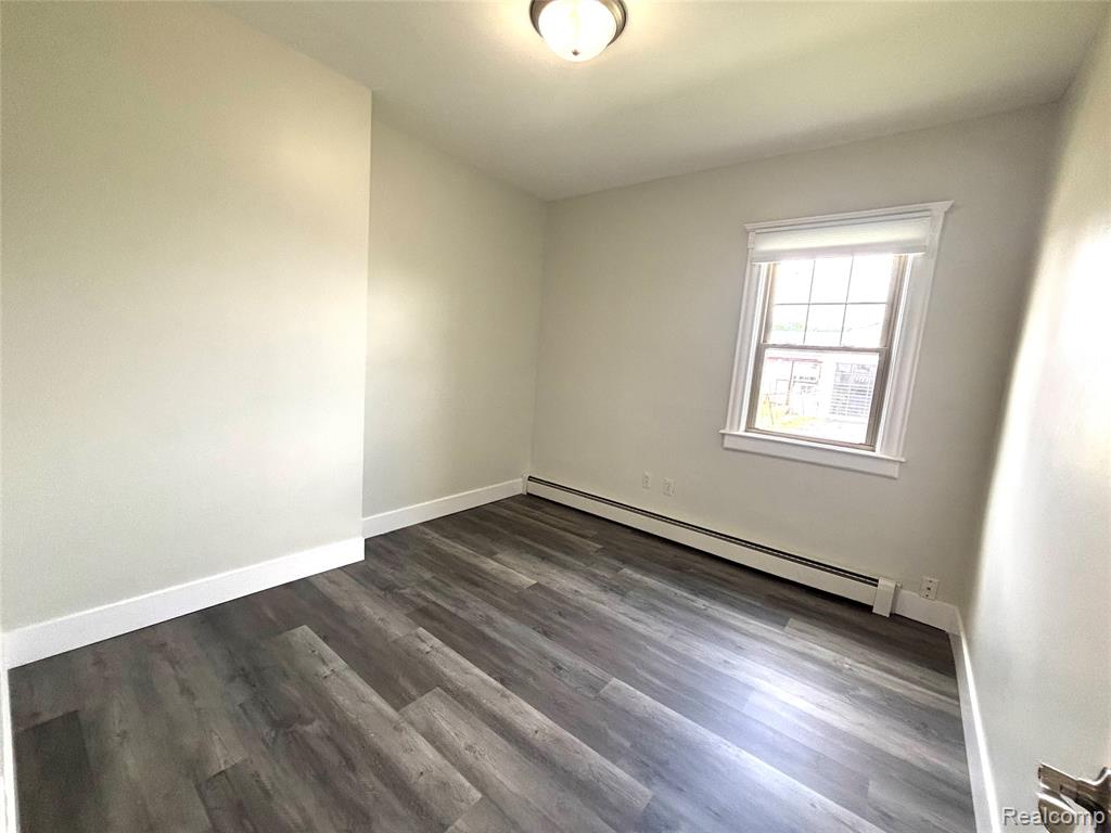 65 N Washington Street, Oxford, MI 48371 — Photo 7