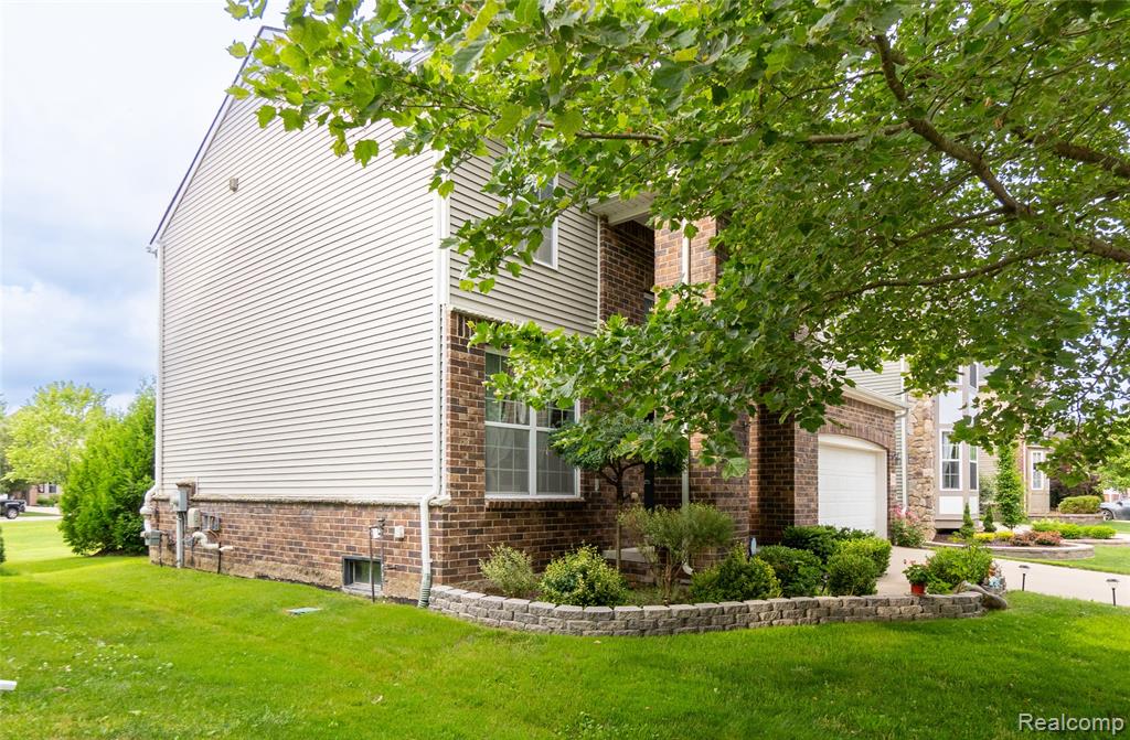 51224 Luke Lane, Novi, MI — Photo 3