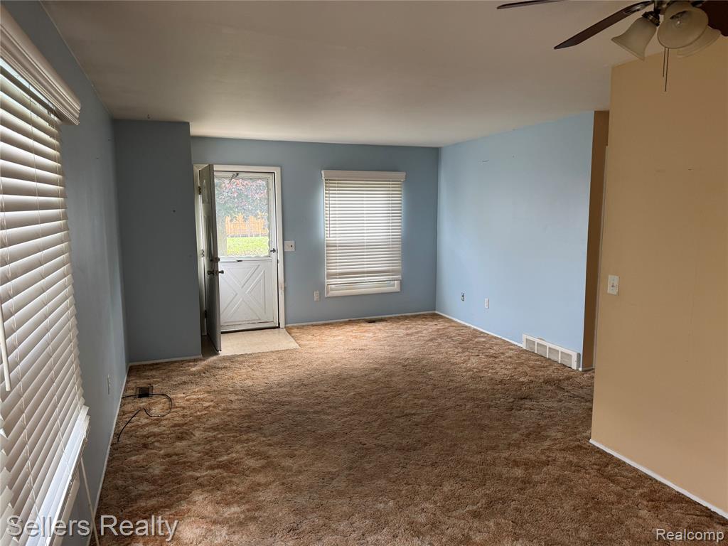 9415 Parkwood N, Davison, MI 48423 — Photo 4