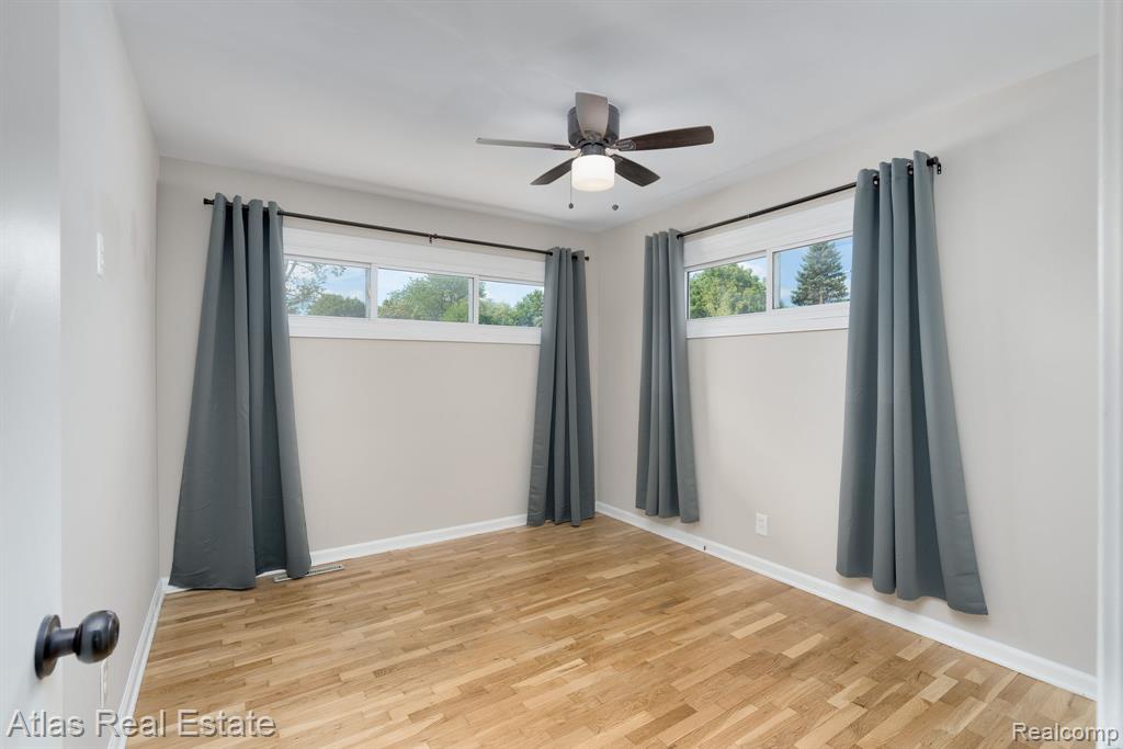 832 Southwood Drive, Fenton, MI 48430 — Photo 21