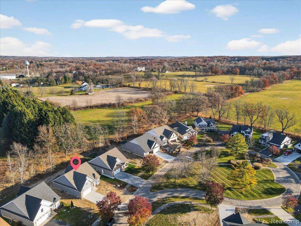 7460 Village Court, Davisburg, MI 48350 — Photo 4