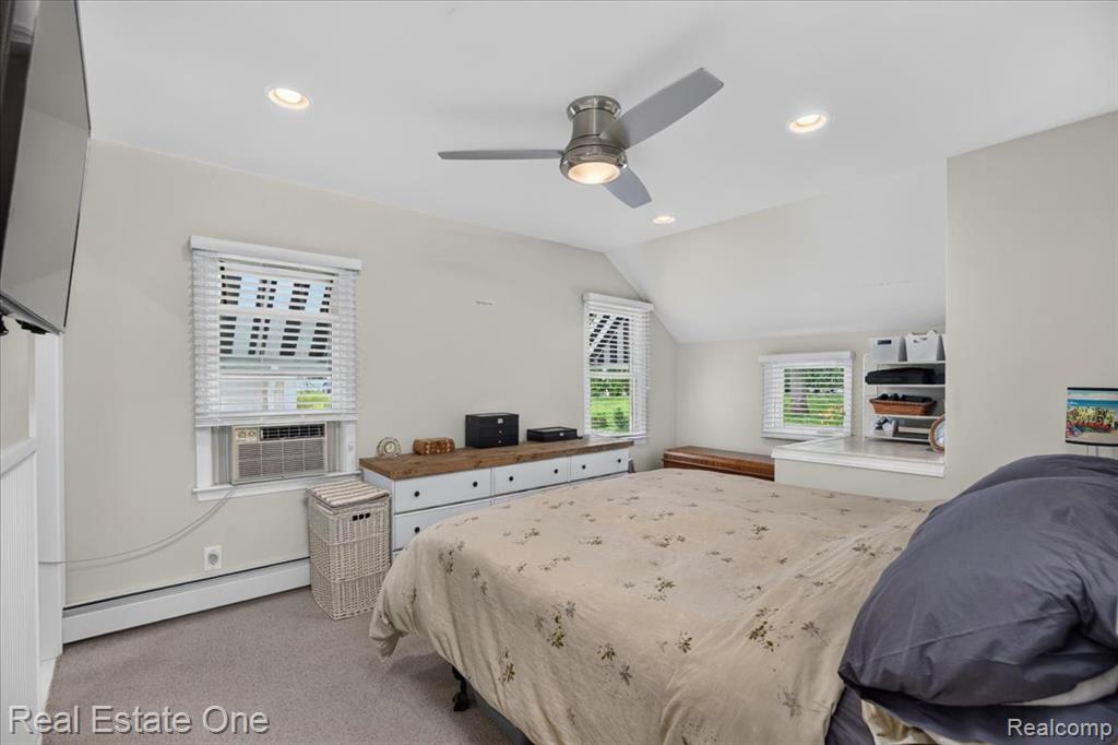 836 Pine Tree Road W, Lake Orion, MI 48362 — Photo 36