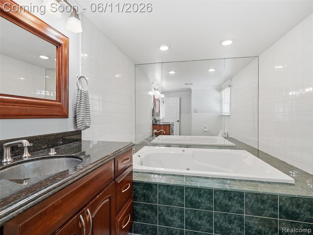 4133 Berkshire Road, Royal Oak, MI 48073 — Photo 16