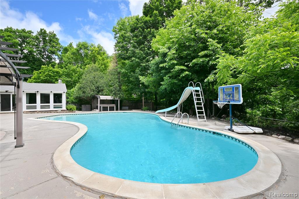 31310 Foxboro Way, Beverly Hills, MI 48025 — Photo 32