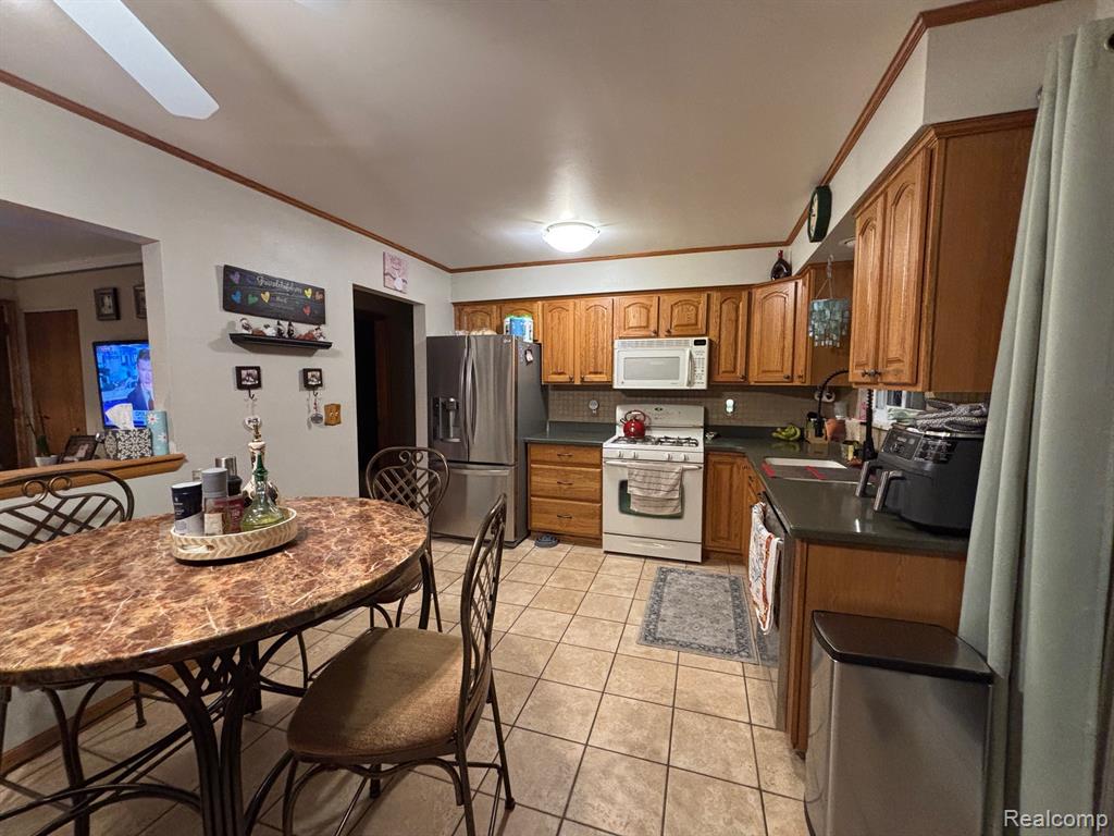 40724 Pickett Ridge Road, Sterling Heights, MI 48313 — Photo 5