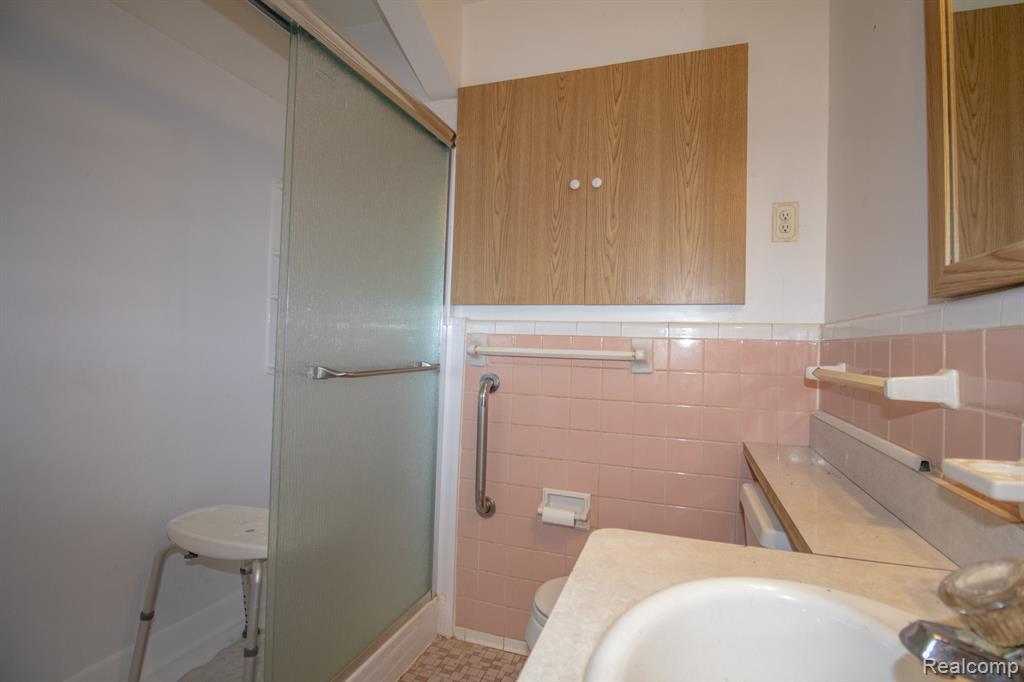 5743 Plainfield Street, Dearborn Heights, MI 48127 — Photo 14