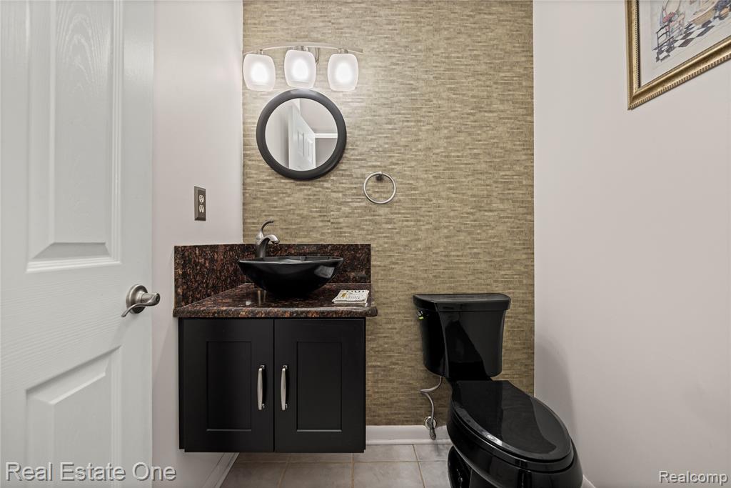 6995 Allen Hill Court, Clarkston, MI 48348 — Photo 16