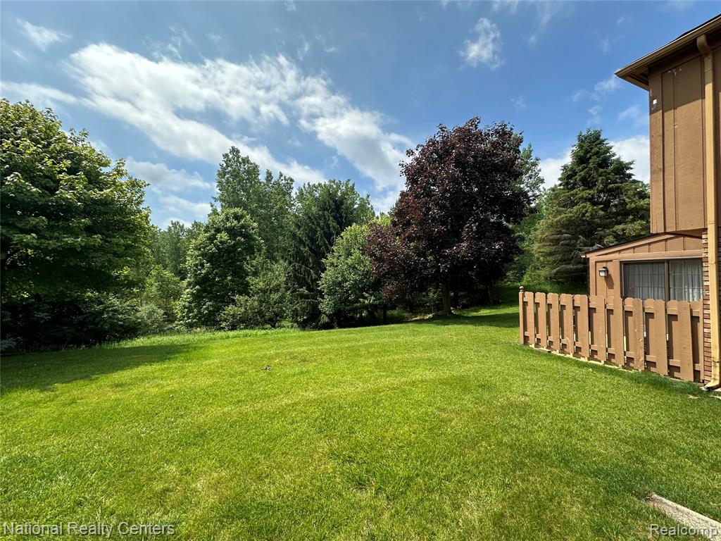 12104 Lexington Drive, 3, South Lyon, MI 48178 — Photo 25