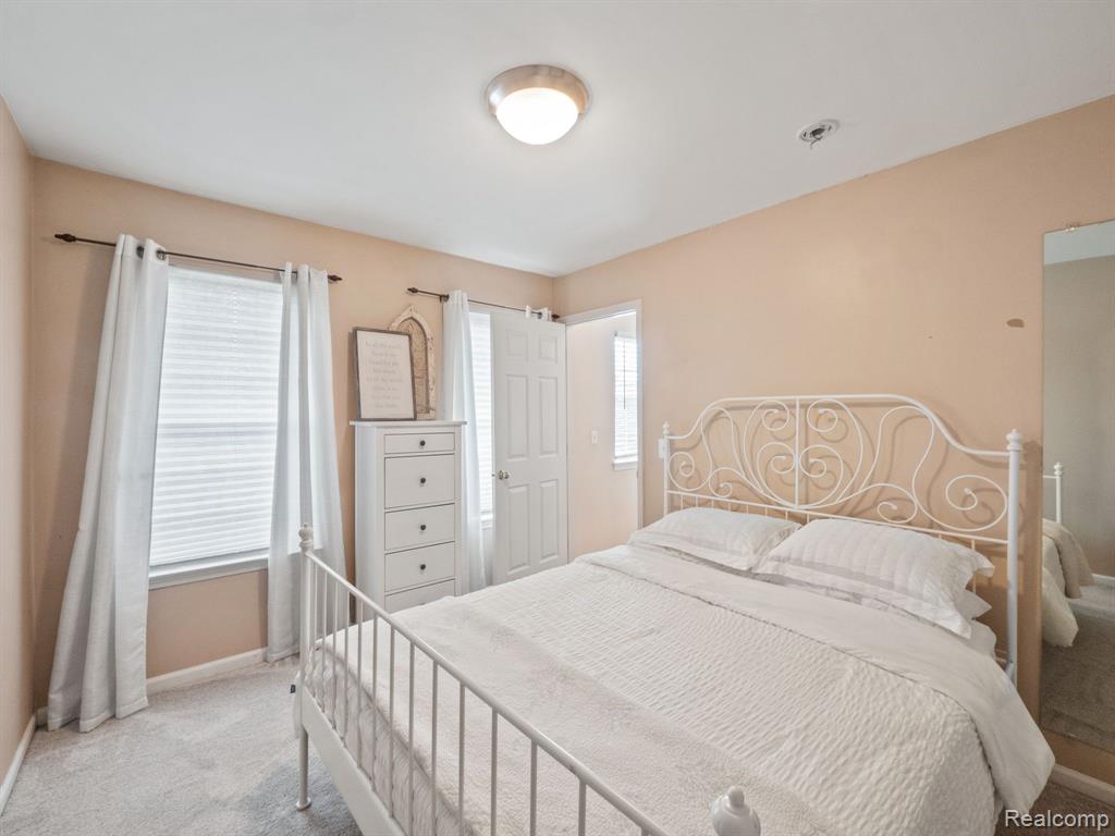 4081 HUNTERS Circle E, Canton, MI 48188 — Photo 18