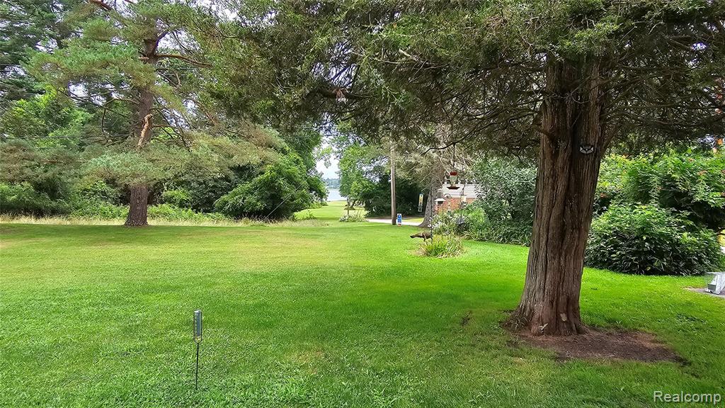 10040 Stinchfield Woods Road, Pinckney, MI 48169 — Photo 8