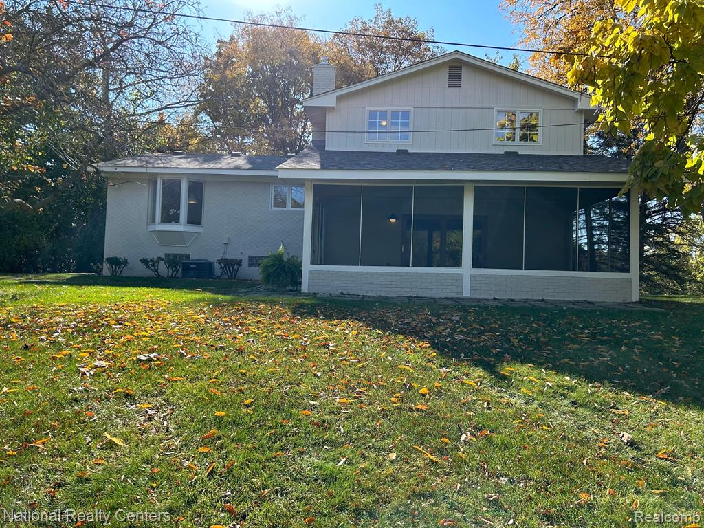 6050 UPPER STRAITS Boulevard, West Bloomfield, MI 48324 — Photo 42