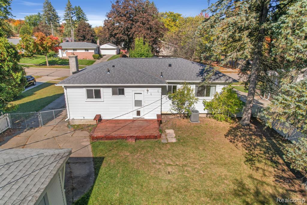 723 Sweetbriar, Milford, MI 48381 — Photo 4