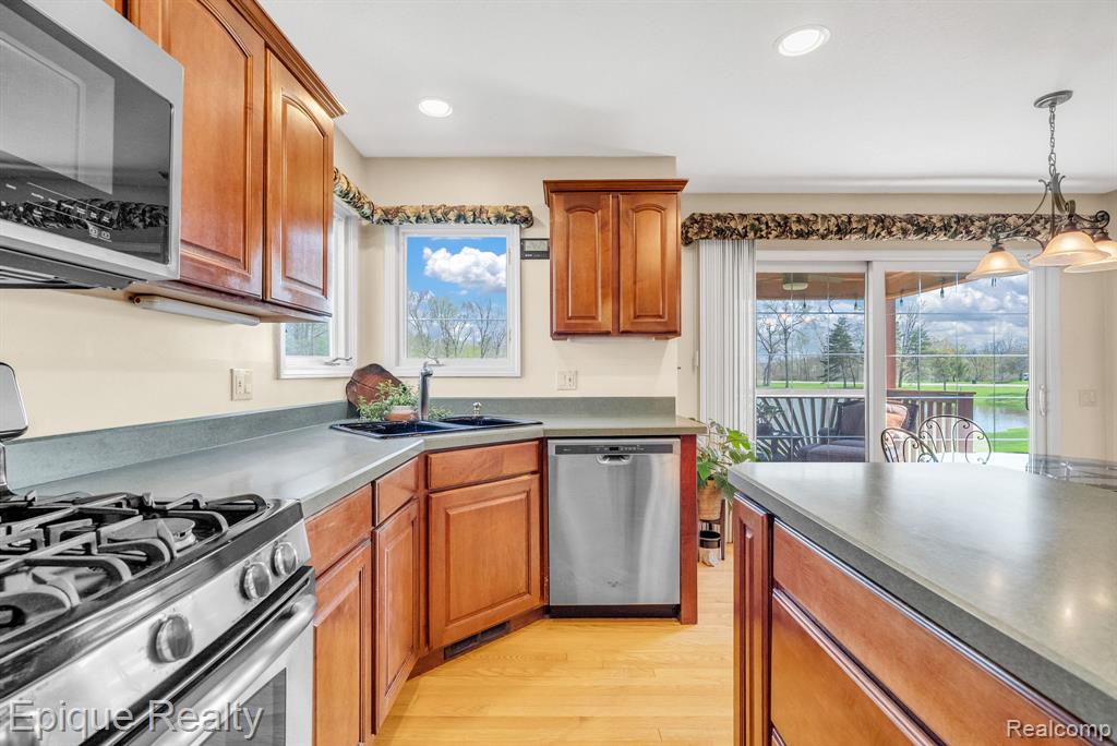 9493 Aspen View Drive, Grand Blanc, MI 48439 — Photo 16