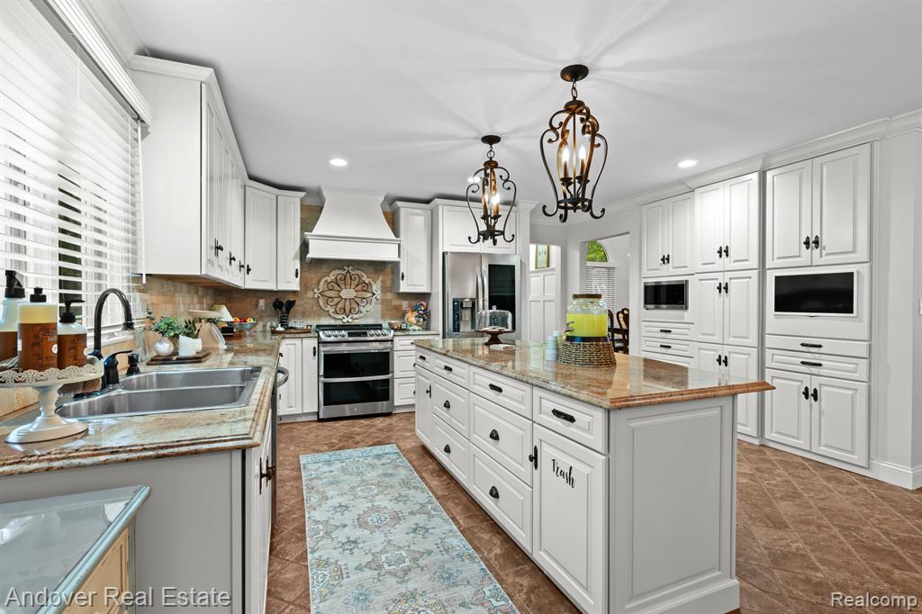 9128 Kelly Lake Drive, Clarkston, MI 48348 — Photo 18