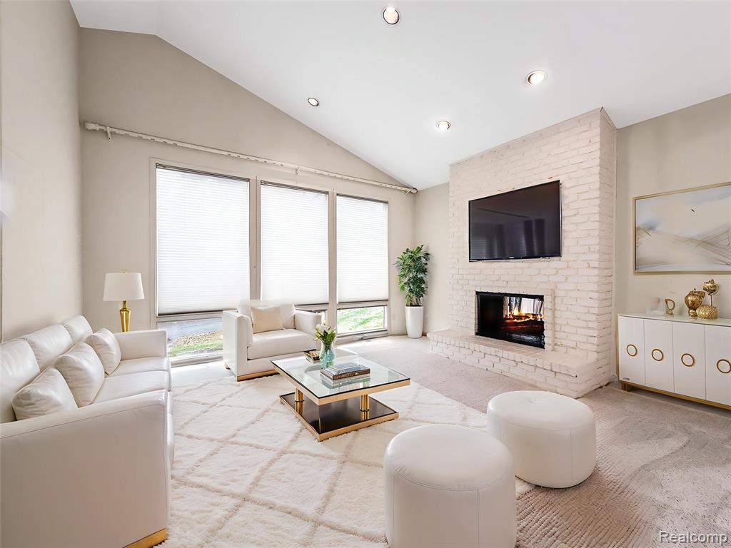 6953 Pebble Park Circle, 68, West Bloomfield, MI — Photo 5
