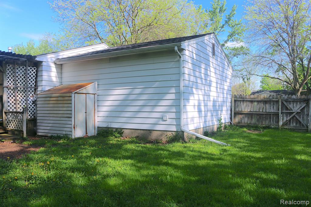 4053 HEATHGATE Drive, Lansing, MI 48911 — Photo 32