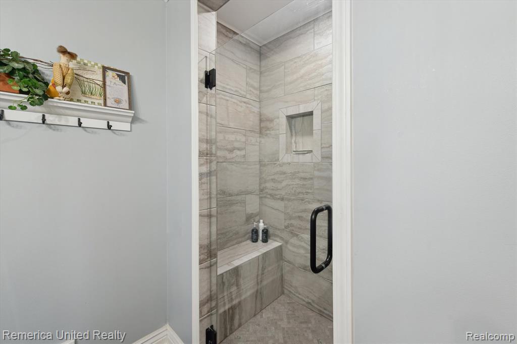 1317 PEPPERGROVE Drive, Brighton, MI 48116 — Photo 36